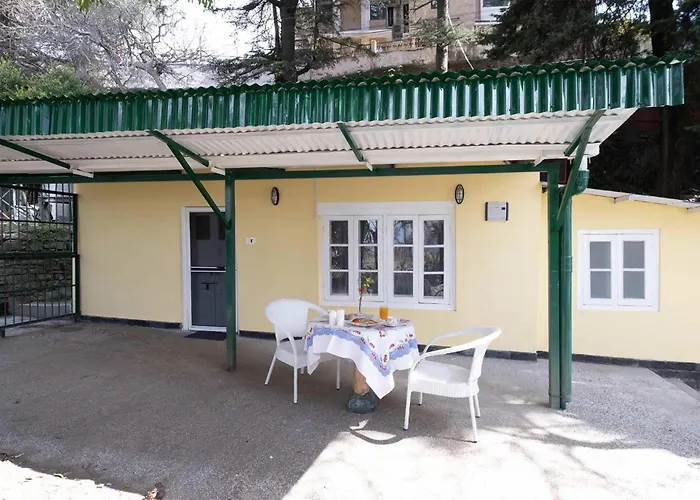 Stayvista At Rose Cottage - Bonfire & Scenic View Shimla